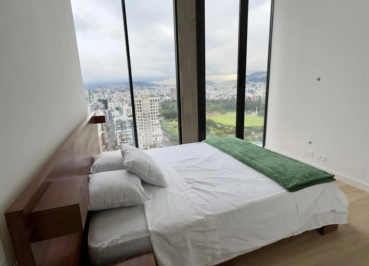 Penthouse De Lujo Iqon Piso 28 Διαμέρισμα Κίτο