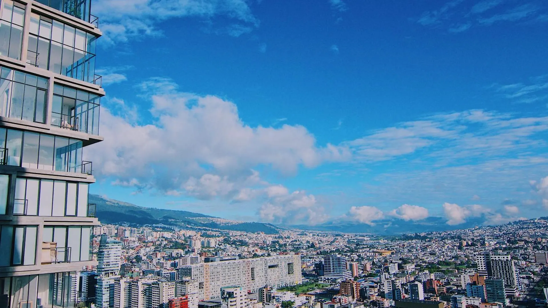 Penthouse De Lujo Iqon Piso 28 Daire Quito