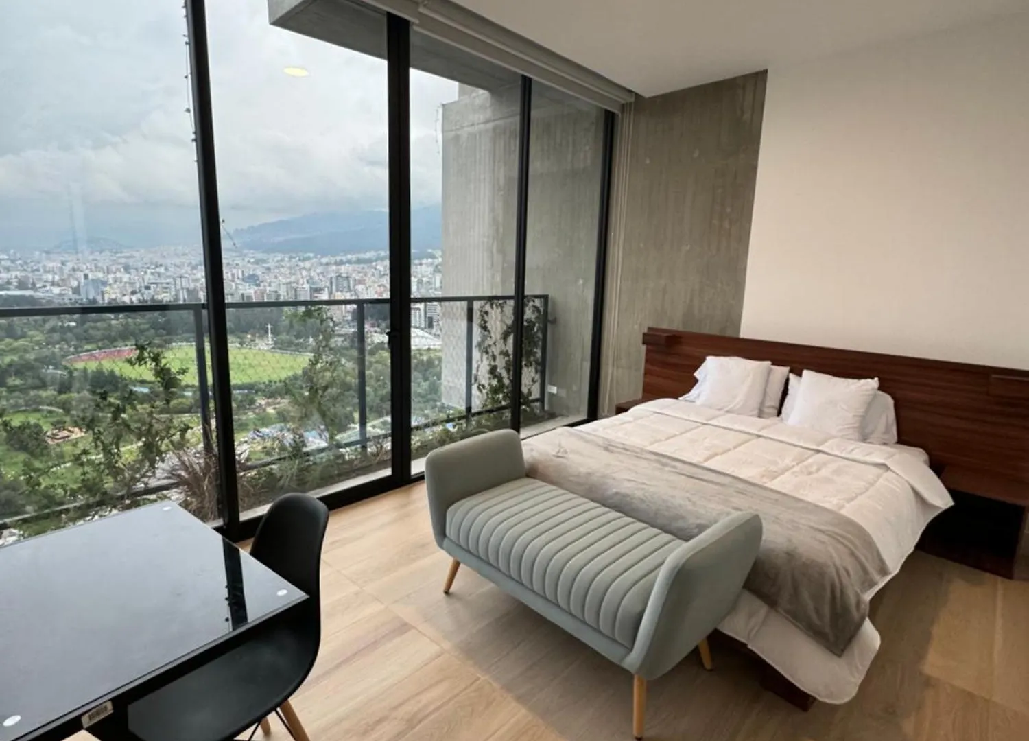 Penthouse De Lujo Iqon Piso 28 Daire Quito 0*,